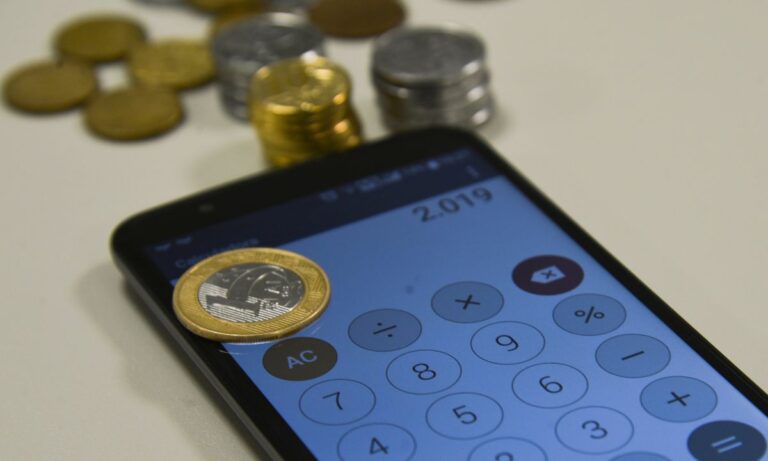 Calculadora e moedas