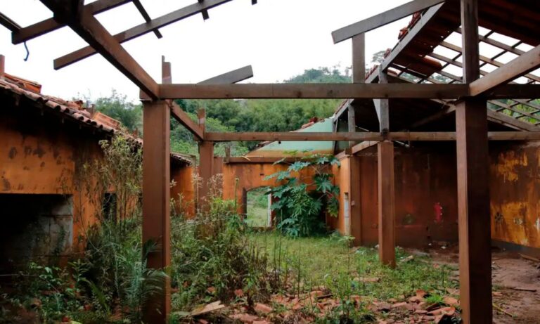 Comunidade de Paracatu de Baixo devastada pela lama da Tragédia de Mariana