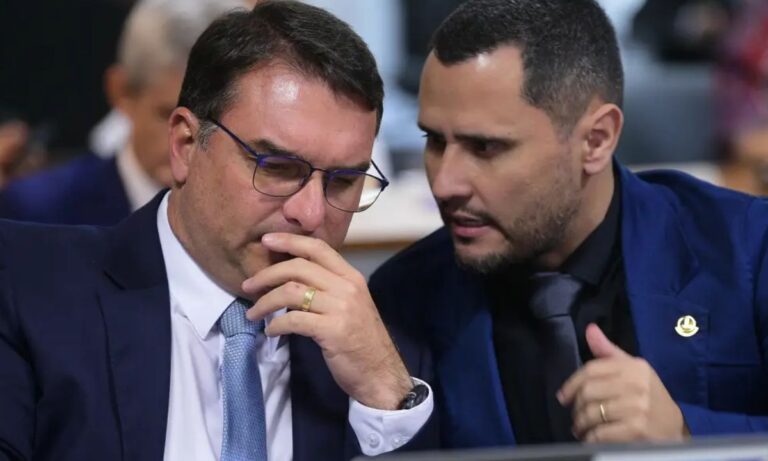 Cleitinho e Flávio Bolsonaro