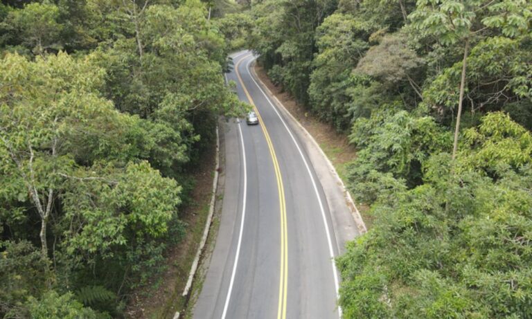 Trecho não duplicado da BR-262 visto de cima