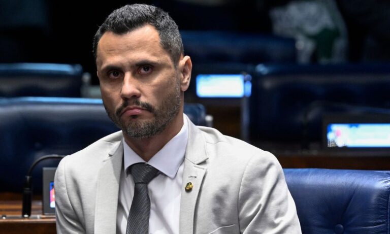 O senador Cleitinho Azevedo