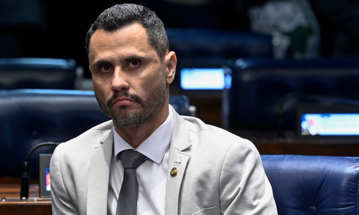 O senador Cleitinho Azevedo