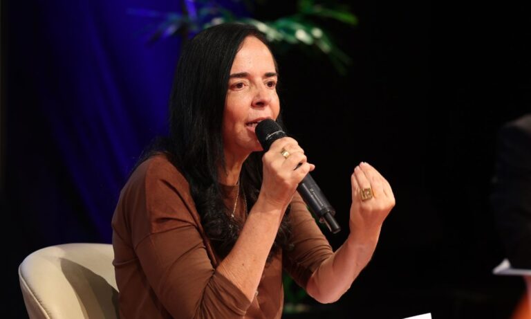 A deputada Ione Pinheiro