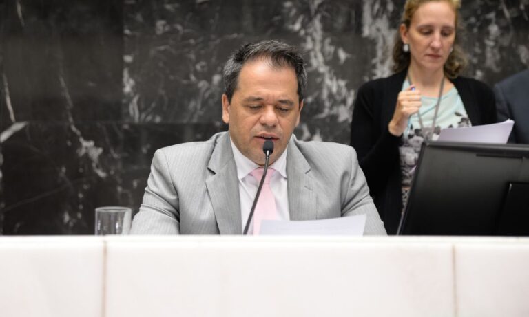 O deputado Glaycon Franco