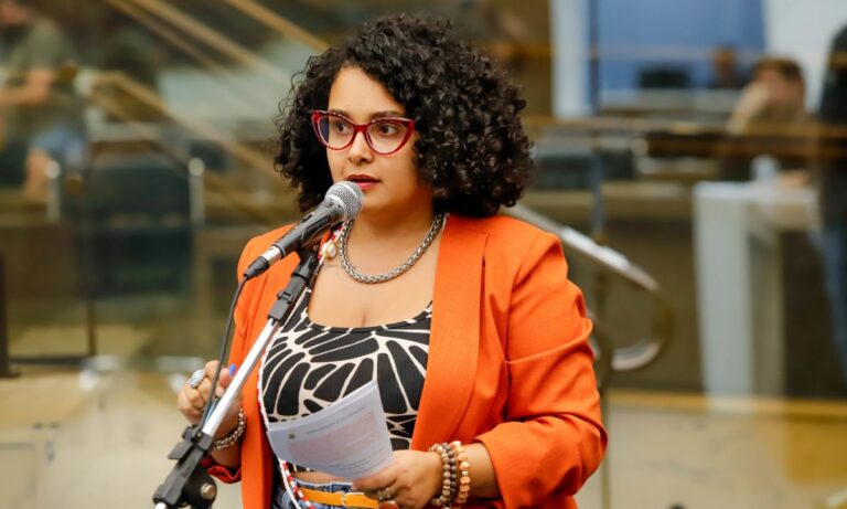 A vereadora Iza Lourença, do Psol