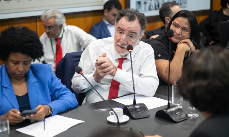 O deputado Patrus Ananias