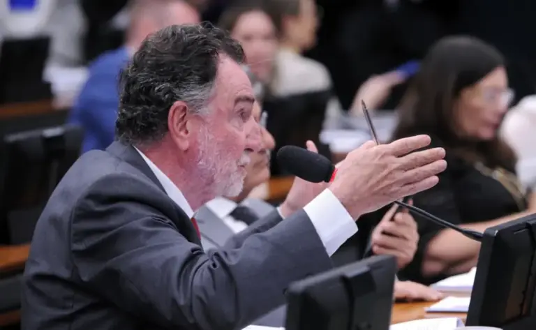 O deputado Patrus Ananias