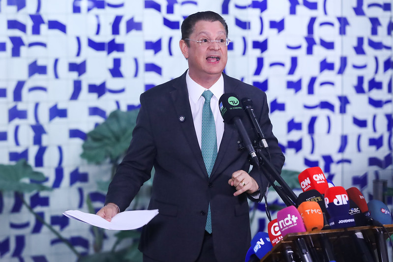O líder do PL na Câmara dos Deputados, Sóstenes Cavalcante, durante coletiva de imprensa