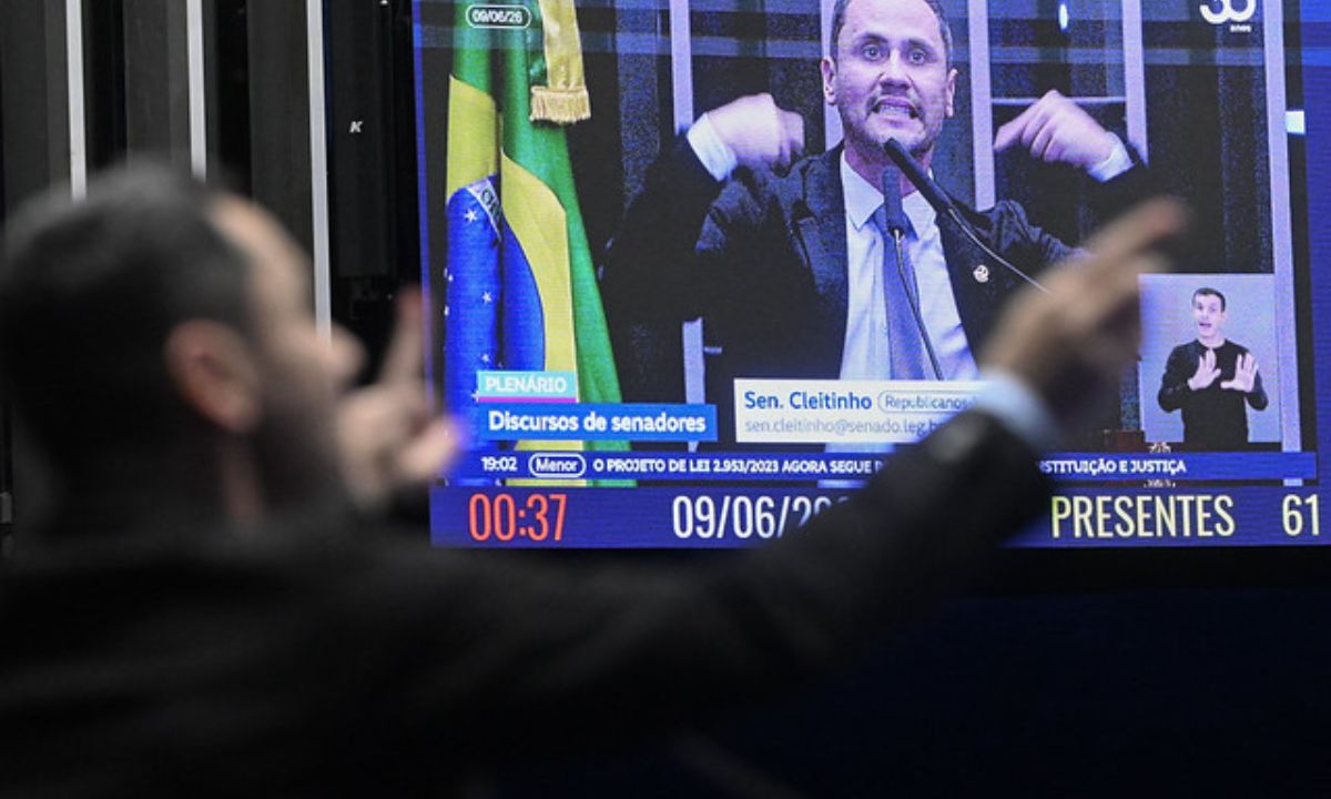 O senador Cleitinho Azevedo
