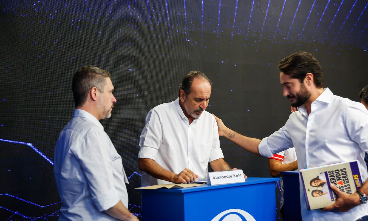 Gabriel e Kalil no debate da band