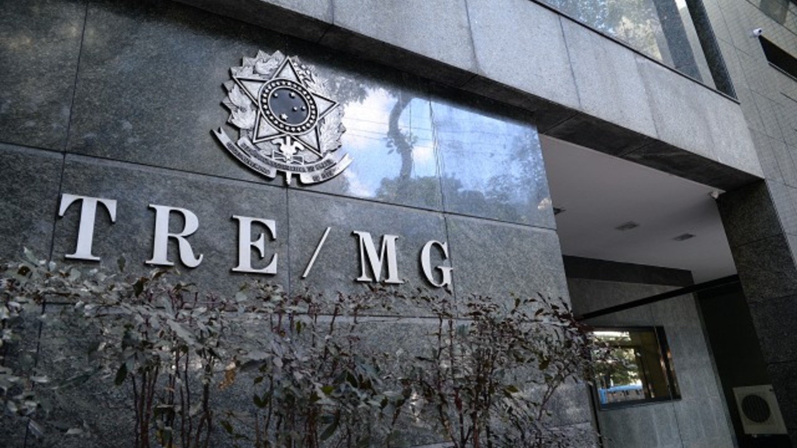 TRE-MG cassa 20 minutos de propaganda do Podemos