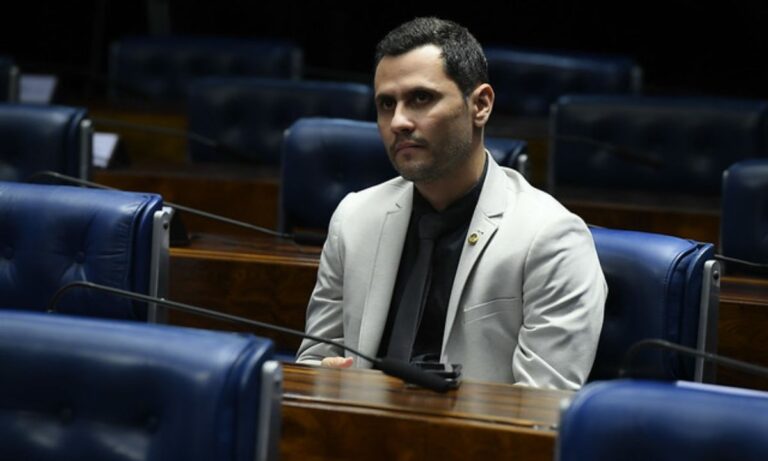 O senador Cleitinho Azevedo