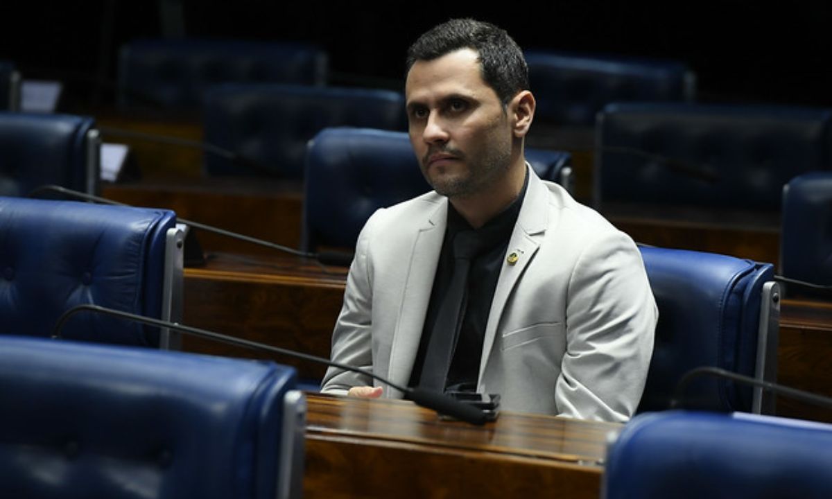 O senador Cleitinho Azevedo
