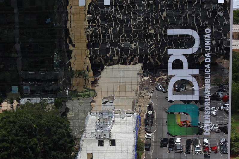 Imagens da nova fachada da sede Defensoria Pública da União em Brasília/DF.