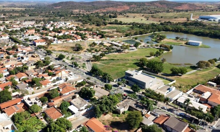 Vista aérea da cidade de Francisco Sá