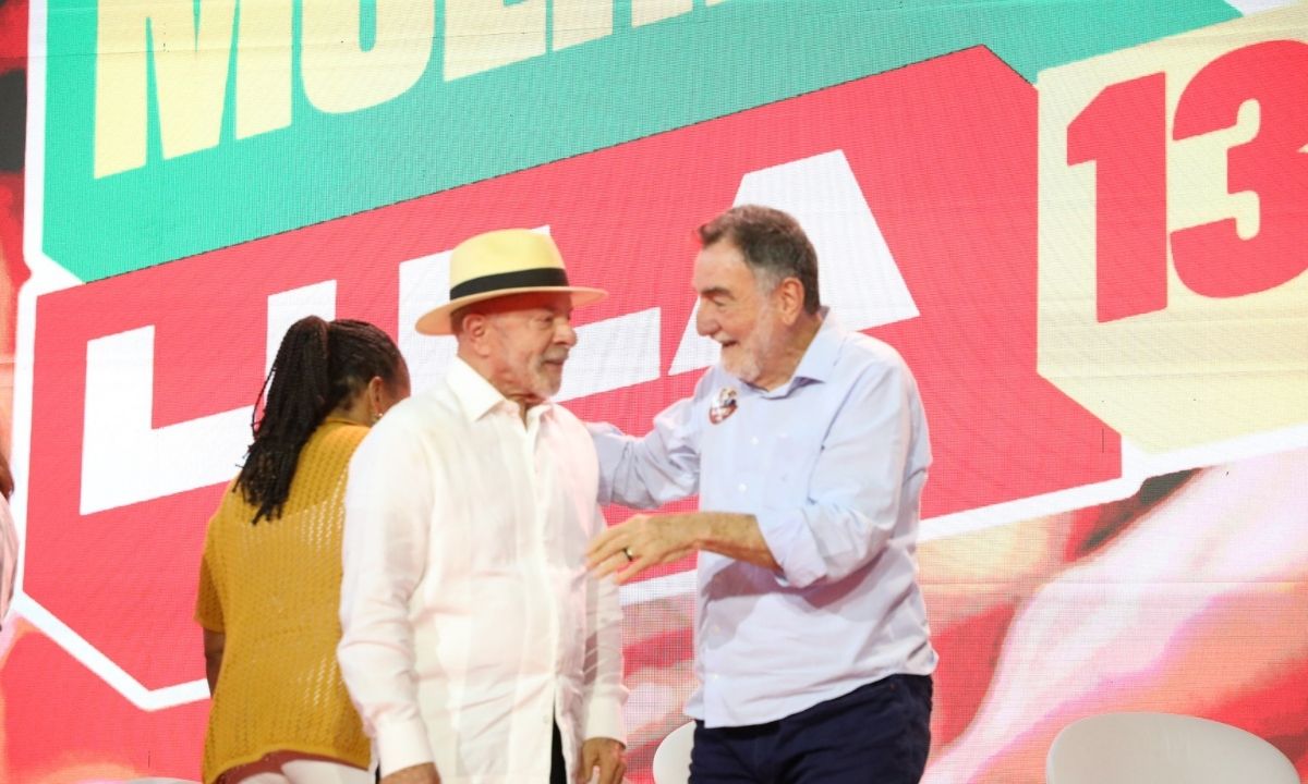 Lula com Patrus durante ato de campanha
