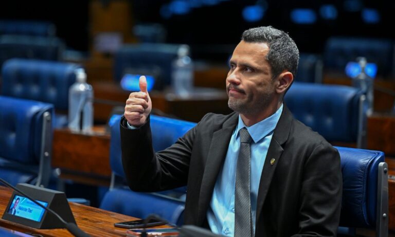 O senador Cleitinho