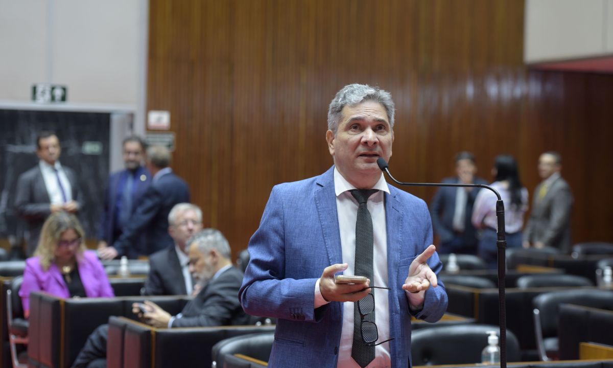 O prefeito Coronel Sandro
