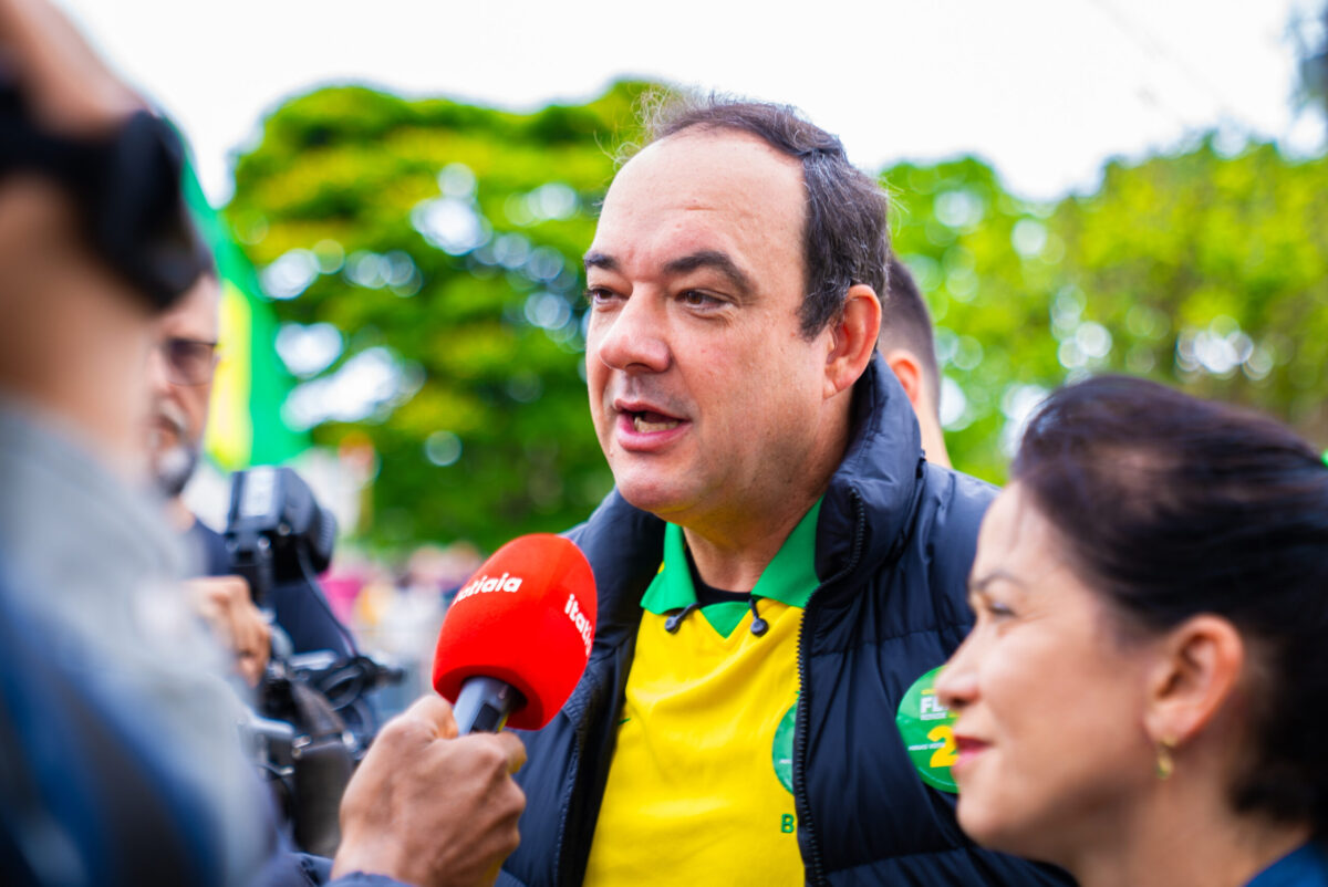 Ala do PL tenta convencer Roscoe a desistir e apoiar Cleitinho; empresário tem apoio de Flávio Bolsonaro para ir até o fim