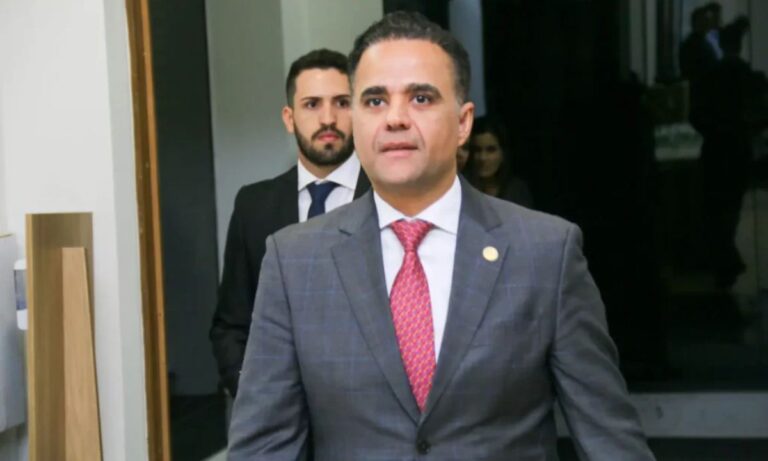 O presidente da OAB-MG, Gustavo Chalfun