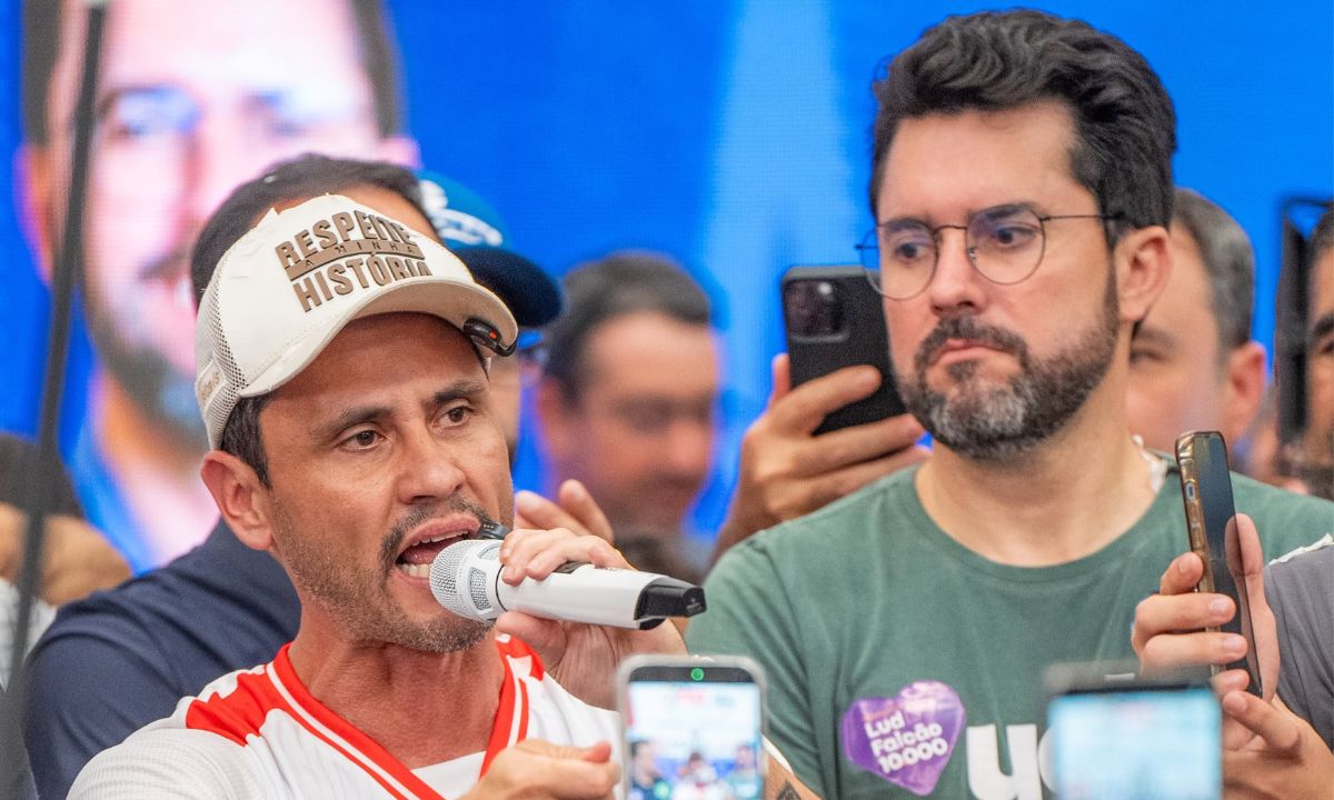 Cleitinho e Luís Eduardo Falcão durante campanha eleitoral de 2026
