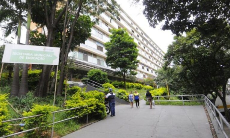 Fachada da Secretaria Municipal de Educação de BH.