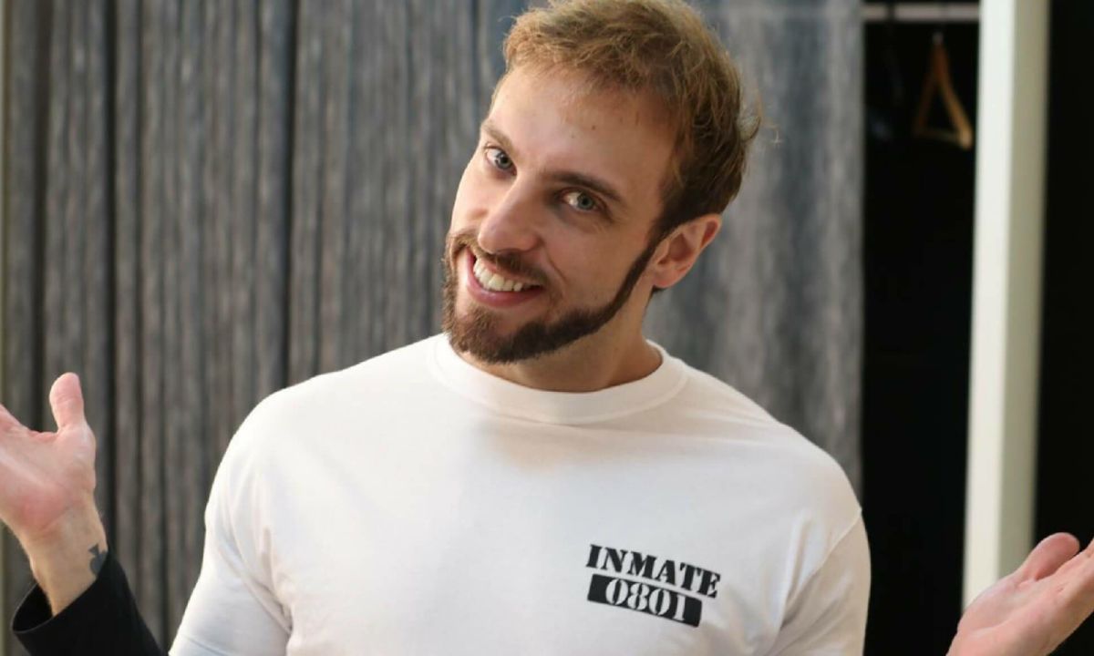 Léo Lins apresentou o show "Perturbador" em 2022