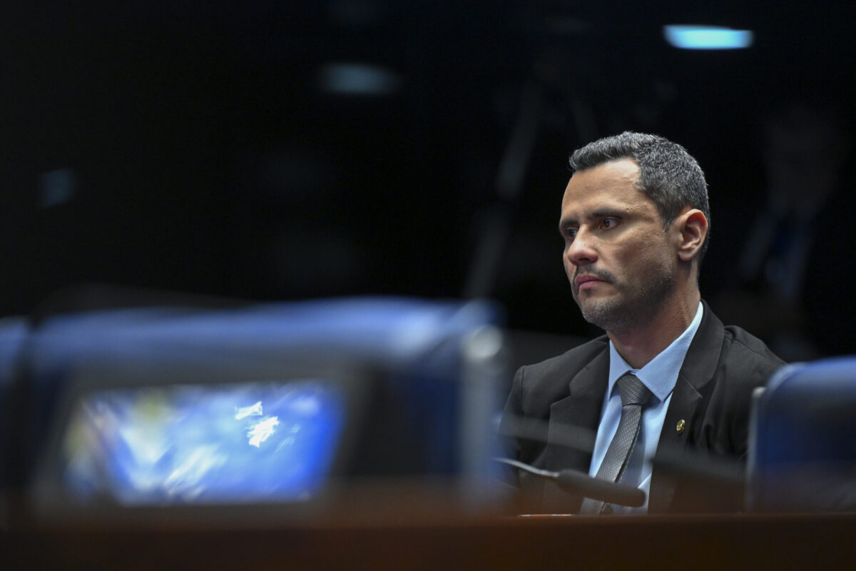 O ‘alerta amarelo’ do mercado financeiro com gesto de Cleitinho