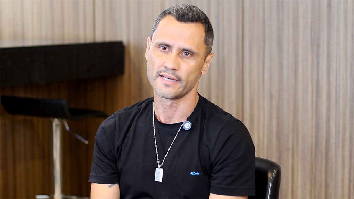 Cleitinho dá entrevista ao O Fator